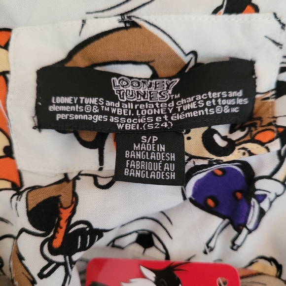 Looney Tunes All over Print Casual Dress Rayon Button Down Shirt size S NWT - Picture 4 of 7